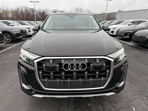 2025 Audi Q7 45 Premium Plus