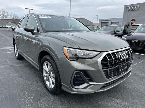 2022 Audi Q3 45 S line Premium