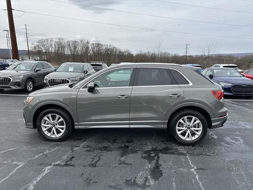 2022 Audi Q3 45 S line Premium