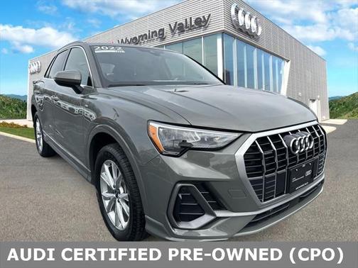 2022 Audi Q3 45 S line Premium
