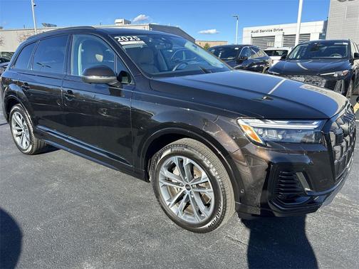 2025 Audi Q7 45 Premium