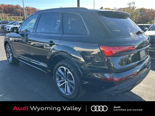 2025 Audi Q7 45 Premium