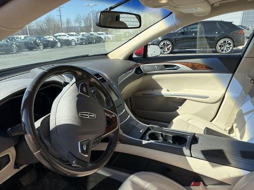 2016 Lincoln MKZ Base