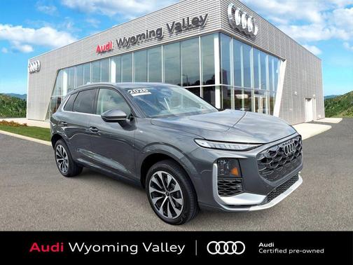 Daytona Gray Pearl Effect 2026 Audi Q3 TFSI quattro S tronic