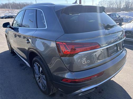 2022 Audi Q5 45 S line Premium