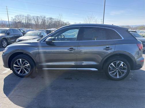2022 Audi Q5 45 S line Premium