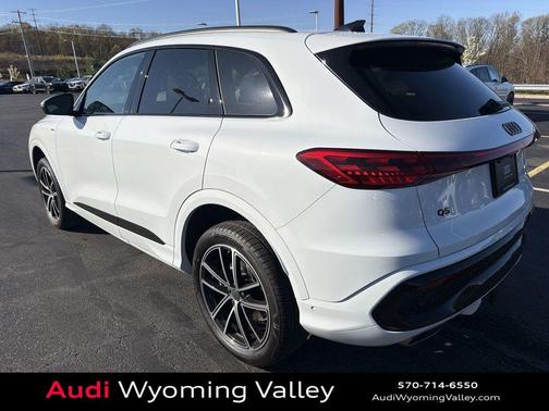 Glacier White Metallic 2026 Audi Q5 Premium Plus TFSI quattro S tronic