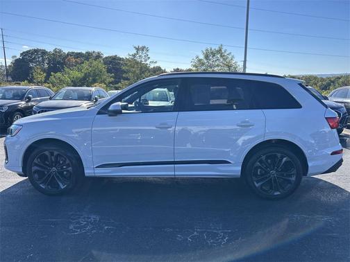 2025 Audi Q7 55 Premium Plus