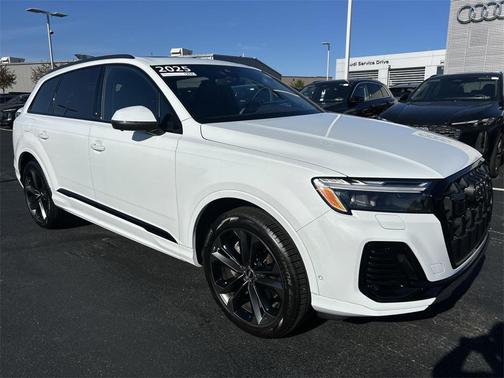 2025 Audi Q7 55 Premium Plus