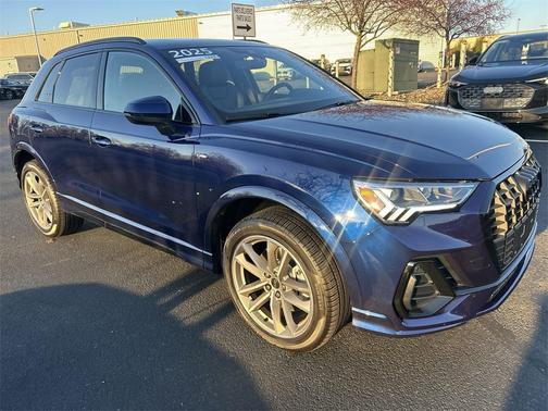 2025 Audi Q3 Premium 45 TFSI S line quattro Tiptronic