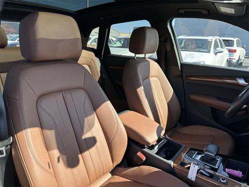 2022 Audi Q5 45 S line Premium Plus