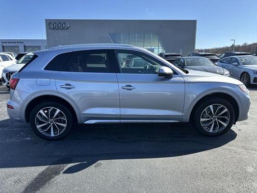 2022 Audi Q5 45 S line Premium Plus