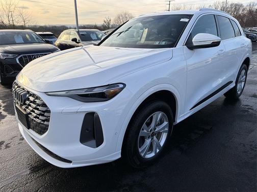 2025 Audi Q5 Premium TFSI quattro S tronic