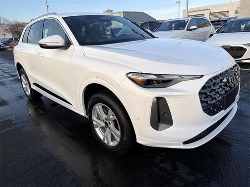 2025 Audi Q5 Premium TFSI quattro S tronic