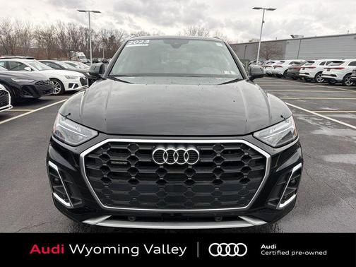 Mythos Black Metallic 2023 Audi Q5 45 S line Premium