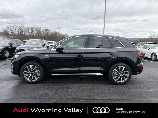 Mythos Black Metallic 2023 Audi Q5 45 S line Premium