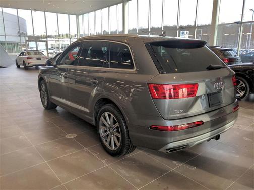 2019 Audi Q7 55 Premium Plus