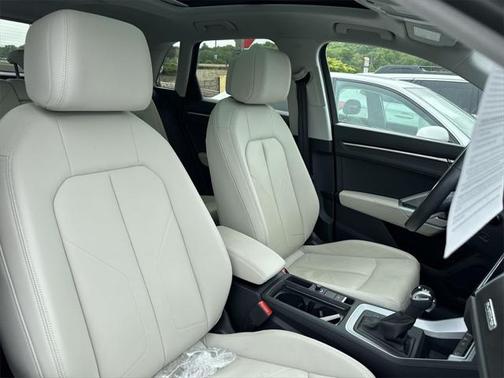 2023 Audi Q3 Premium 45 TFSI S line quattro Tiptronic
