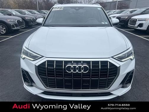 2025 Audi Q3 Premium 45 TFSI S line quattro Tiptronic