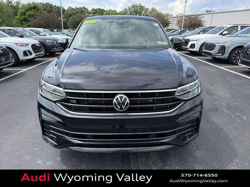 Deep Black 2022 Volkswagen Tiguan 2.0T SE R-Line Black 4MOTION