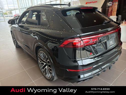 Mythos Black Metallic 2026 Audi SQ8 4.0T Prestige