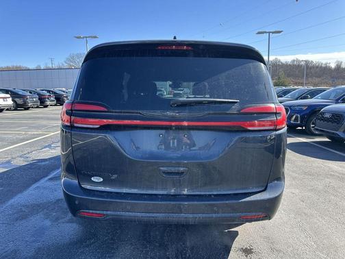 2021 Chrysler Pacifica Touring