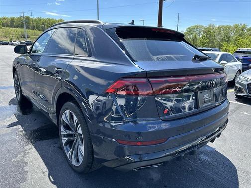 2025 Audi Q8 55 Premium Plus