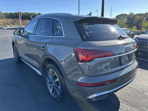 2023 Audi Q5 45 S line Premium