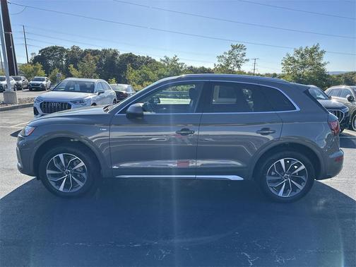 2023 Audi Q5 45 S line Premium