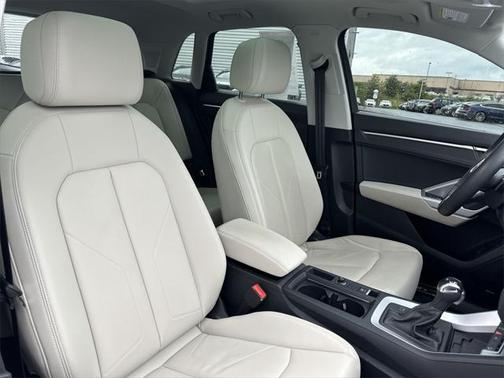 2024 Audi Q3 45 S line Premium Plus