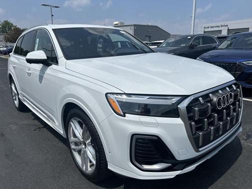 2025 Audi Q7 55 Premium Plus