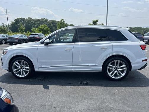 2025 Audi Q7 55 Premium Plus