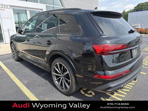 Mythos Black Metallic 2023 Audi Q7 55 Prestige