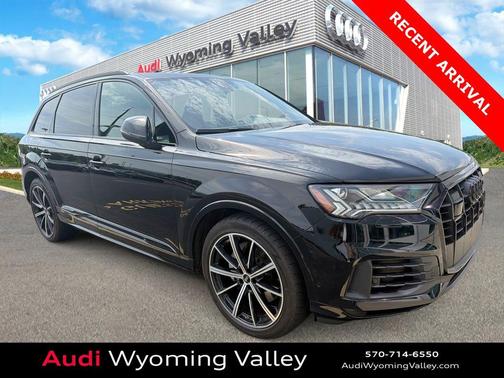 Mythos Black Metallic 2023 Audi Q7 55 Prestige