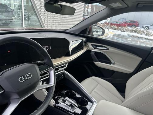 2025 Audi Q5 Premium TFSI quattro S tronic