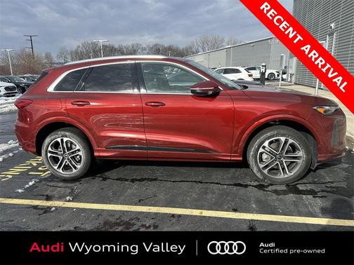 2025 Audi Q5 Premium TFSI quattro S tronic