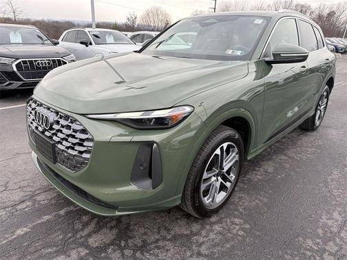 2025 Audi Q5 Premium TFSI quattro S tronic