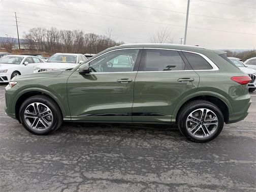 2025 Audi Q5 Premium TFSI quattro S tronic