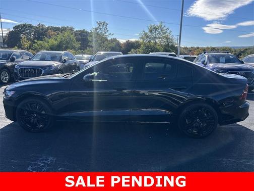 2023 Volvo S60 Recharge Plug-In Hybrid T8 Ultimate Black Edition