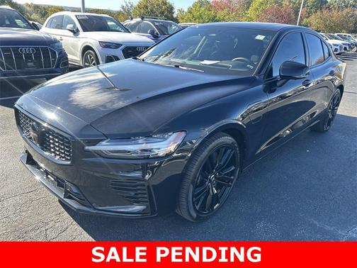 2023 Volvo S60 Recharge Plug-In Hybrid T8 Ultimate Black Edition