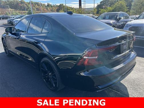 2023 Volvo S60 Recharge Plug-In Hybrid T8 Ultimate Black Edition