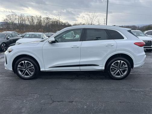 2025 Audi Q5 Premium Plus TFSI quattro S tronic
