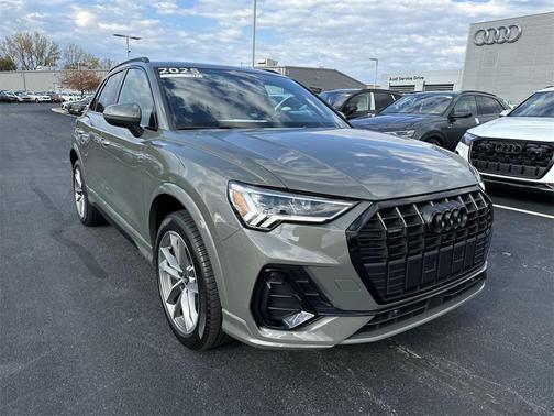 2025 Audi Q3 Premium 45 TFSI S line quattro Tiptronic