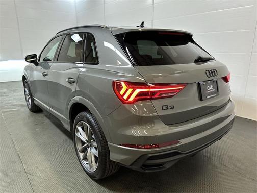 2025 Audi Q3 Premium 45 TFSI S line quattro Tiptronic