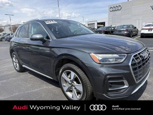 Manhattan Gray Metallic 2024 Audi Q5 40 Premium