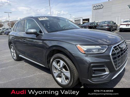 Manhattan Gray Metallic 2024 Audi Q5 40 Premium