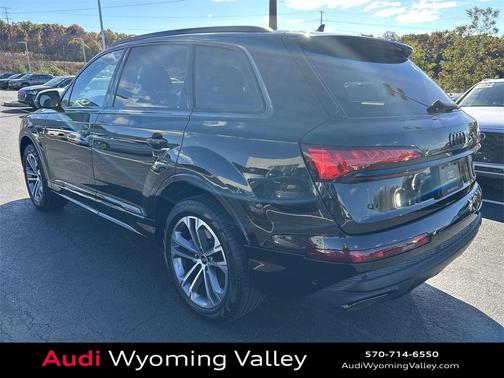 2026 Audi Q7 45 Premium Plus