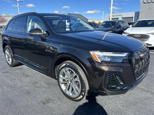 2026 Audi Q7 45 Premium Plus