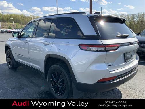 Silver Zynith 2024 Jeep Grand Cherokee Altitude