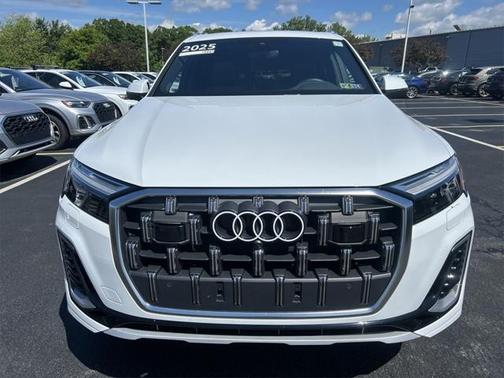 2025 Audi Q7 55 Premium Plus